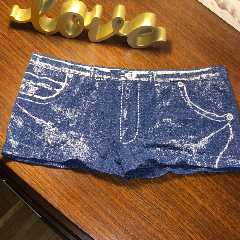 Stretchy boy short